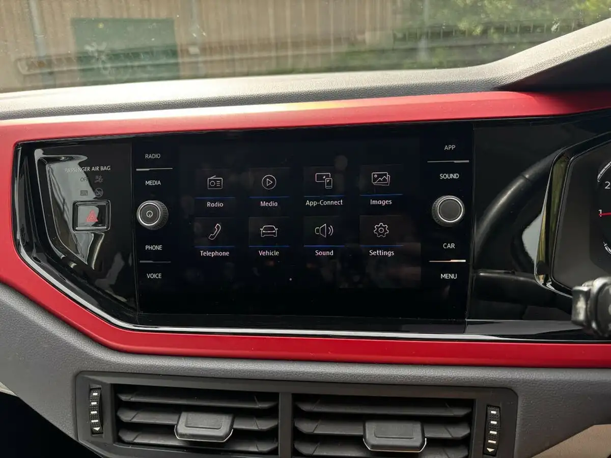 2019-volkswagen-polo-10-tsi-beats-big-36