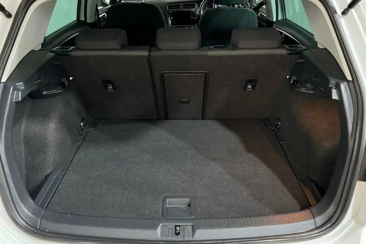 2019-volkswagen-golf-15-tsi-match-edition-130ps-hatchback-big-38