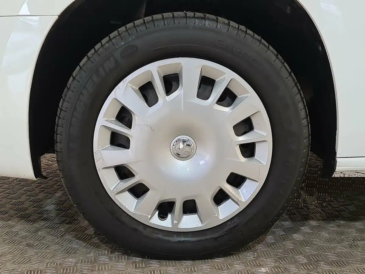 2020-vauxhall-combo-15cdti-sportive-2300-100pseu6dt-l1h1-panel-big-15