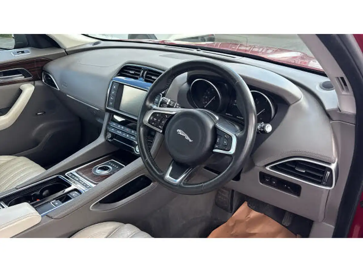 2017-jaguar-f-pace-20-i4d-portfolio-240ps-awd-ss-auto-big-10