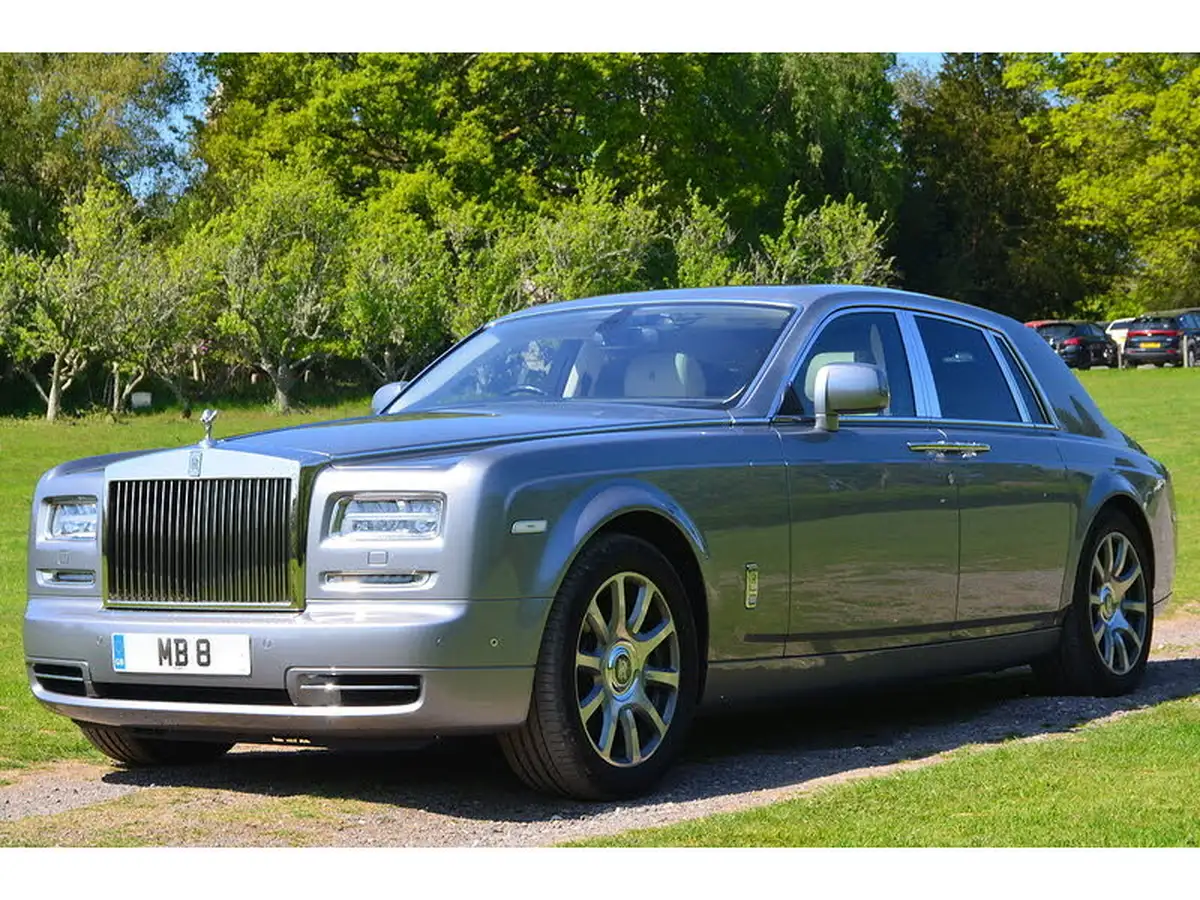 2016-rolls-royce-phantom-67-coupe-2d-big-10