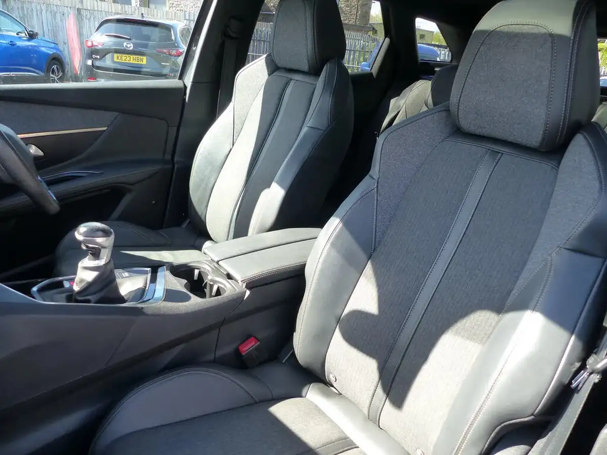 2019-peugeot-3008-suv-12-puretech-gt-line-big-5