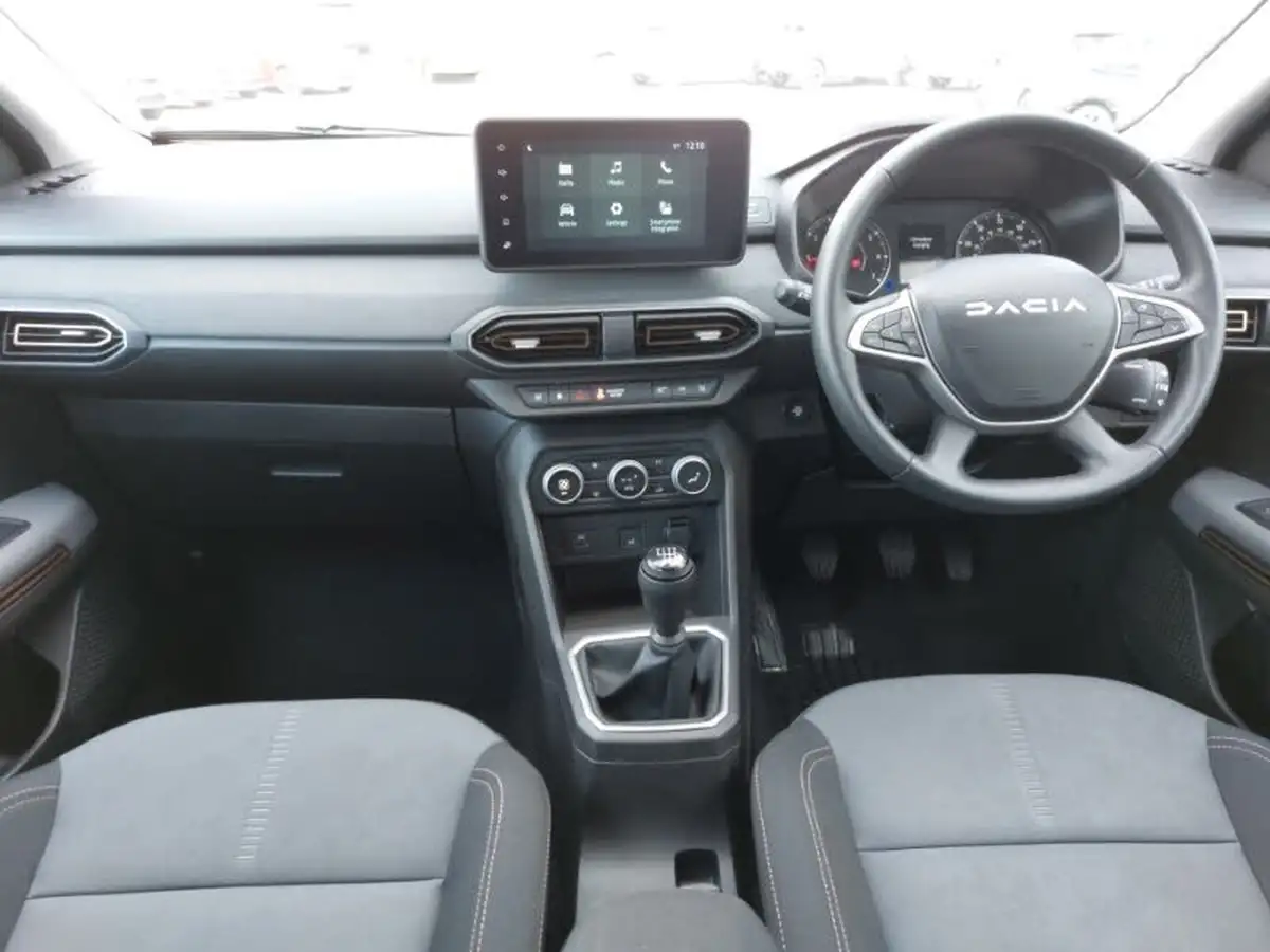 2024-dacia-sandero-stepway-10-tce-extreme-90bhp-big-2