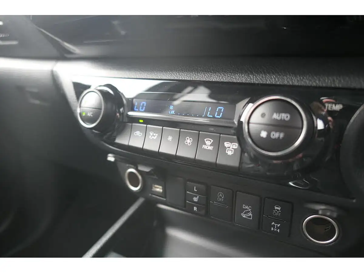2025-isuzu-d-max-19td-v-cross-big-23