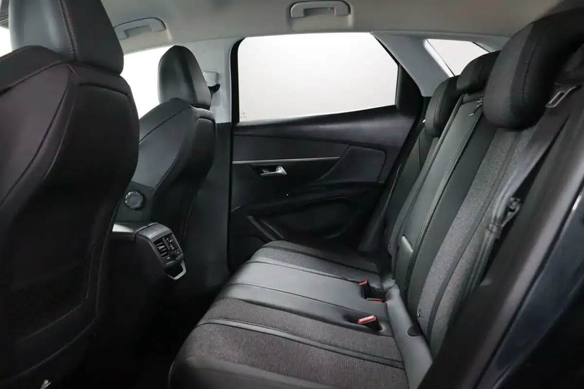 2019-peugeot-3008-suv-12-puretech-allure-big-37