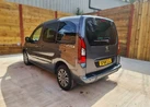 2018-peugeot-partner-small-11