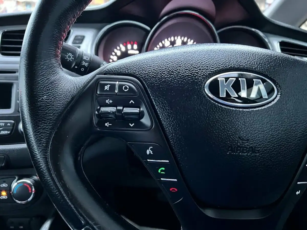 2013-kia-ceed-16crdi-2-sportswagon-auto-big-7