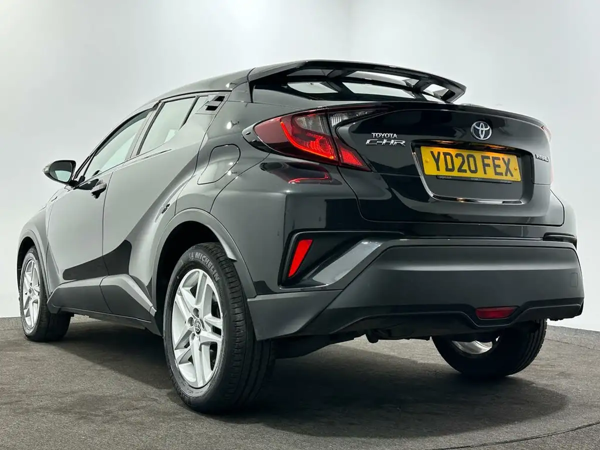 2020-toyota-c-hr-18-vvt-i-icon-parking-pack-big-42