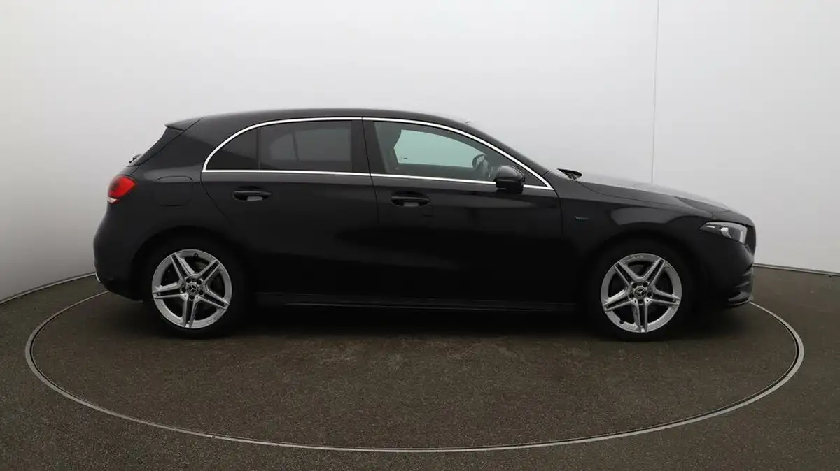 2021-mercedes-benz-a-class-13-a250e-amg-line-hatchback-5d-big-42