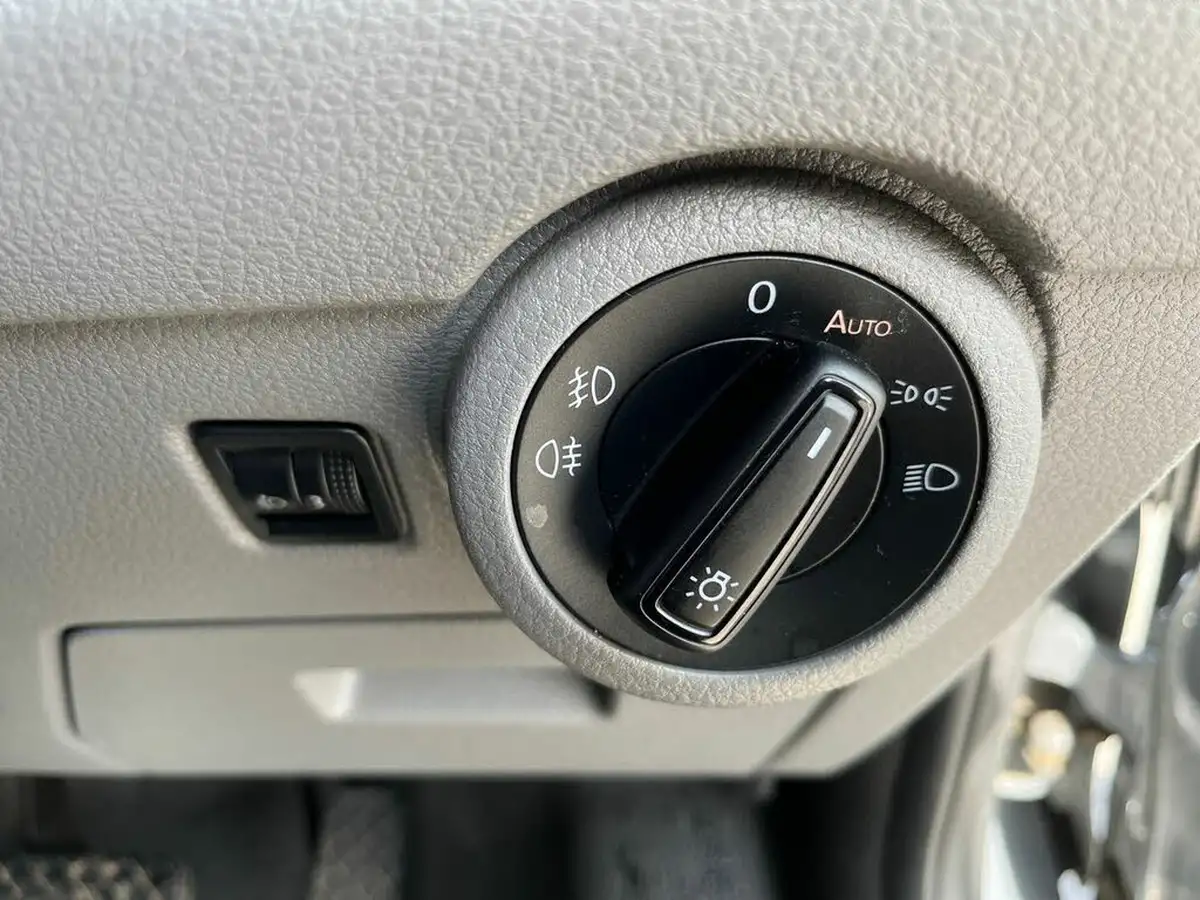 2022-volkswagen-transporter-20bitdi-t32-highline-bmt-lwb-4motion-kombi-big-18