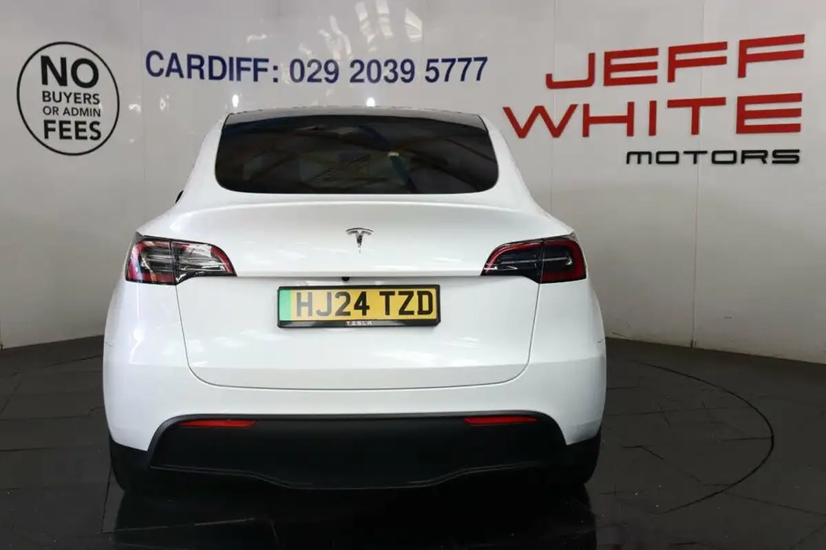 2024-tesla-model-y-e-rwd-big-7