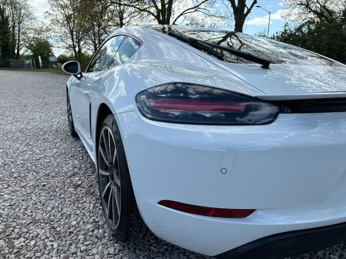 2016-porsche-cayman-718-20-big-9