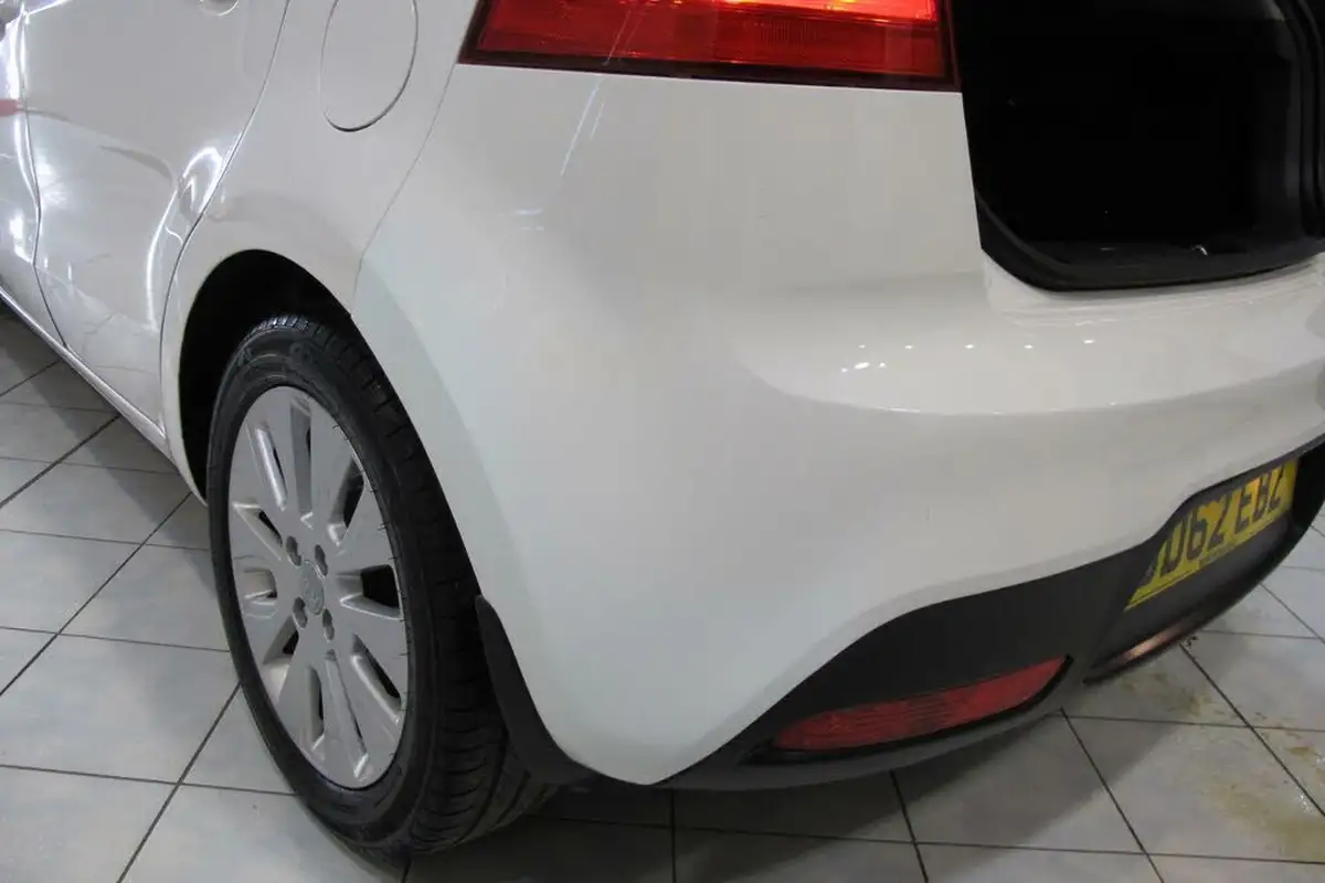 2012-kia-rio-125-2-5d-big-47