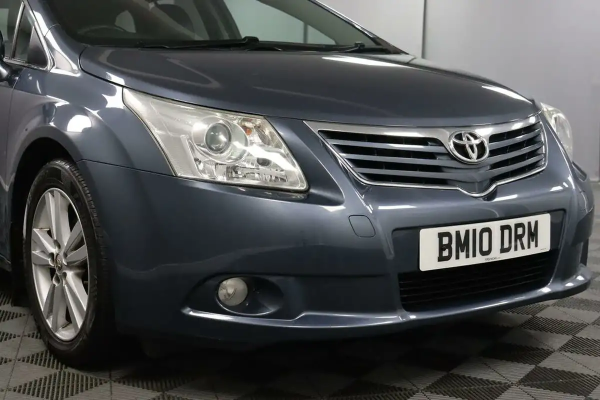 2010-toyota-avensis-20-t4-estate-5d-big-19