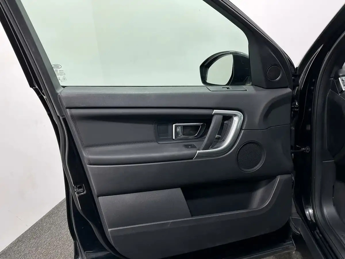 2019-land-rover-discovery-sport-20td4-landmark-big-32