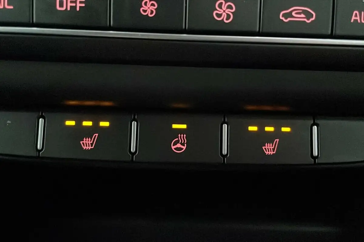 2022-kia-pro-ceed-15-t-gdi-gt-line-big-22