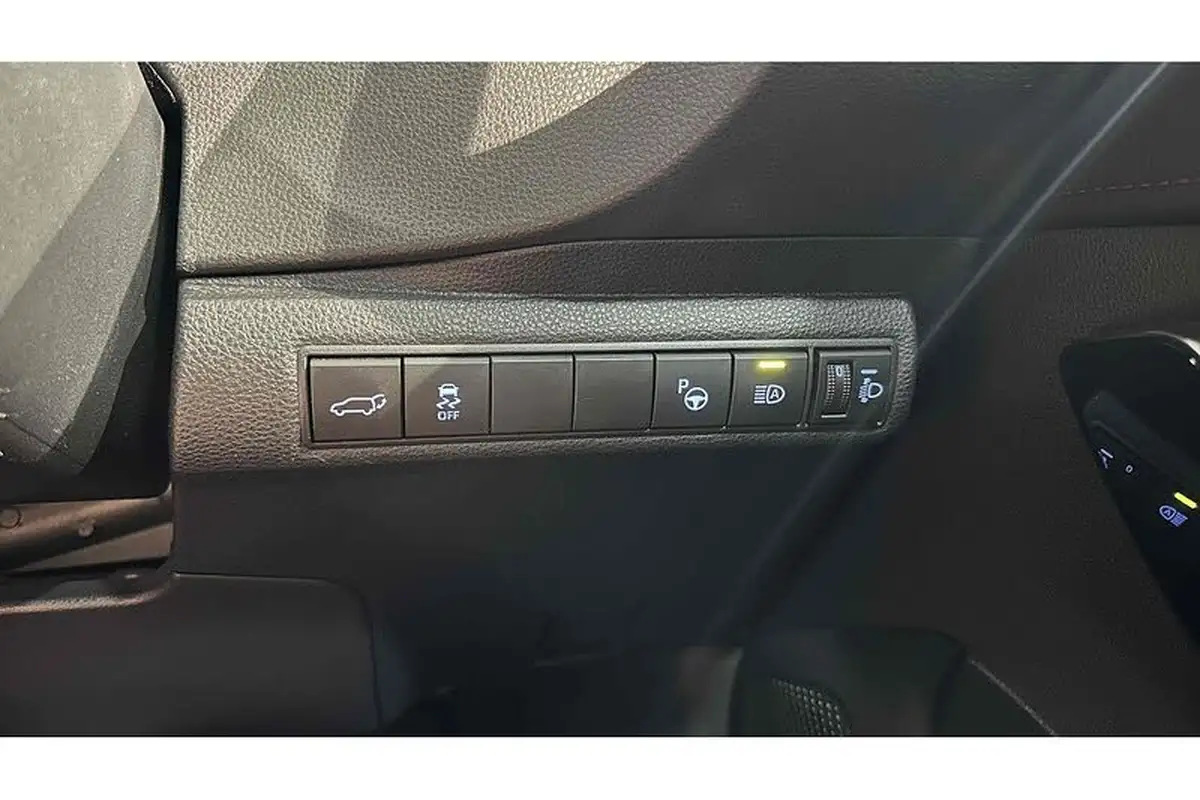 2021-toyota-corolla-20-vvt-i-excel-18in-alloy-wheelstrk-touring-sports-big-29