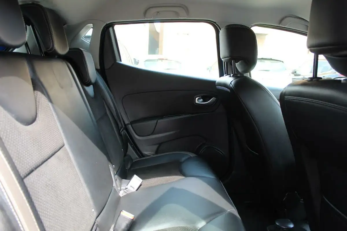 2017-renault-clio-12-tce-dynamique-s-nav-big-18
