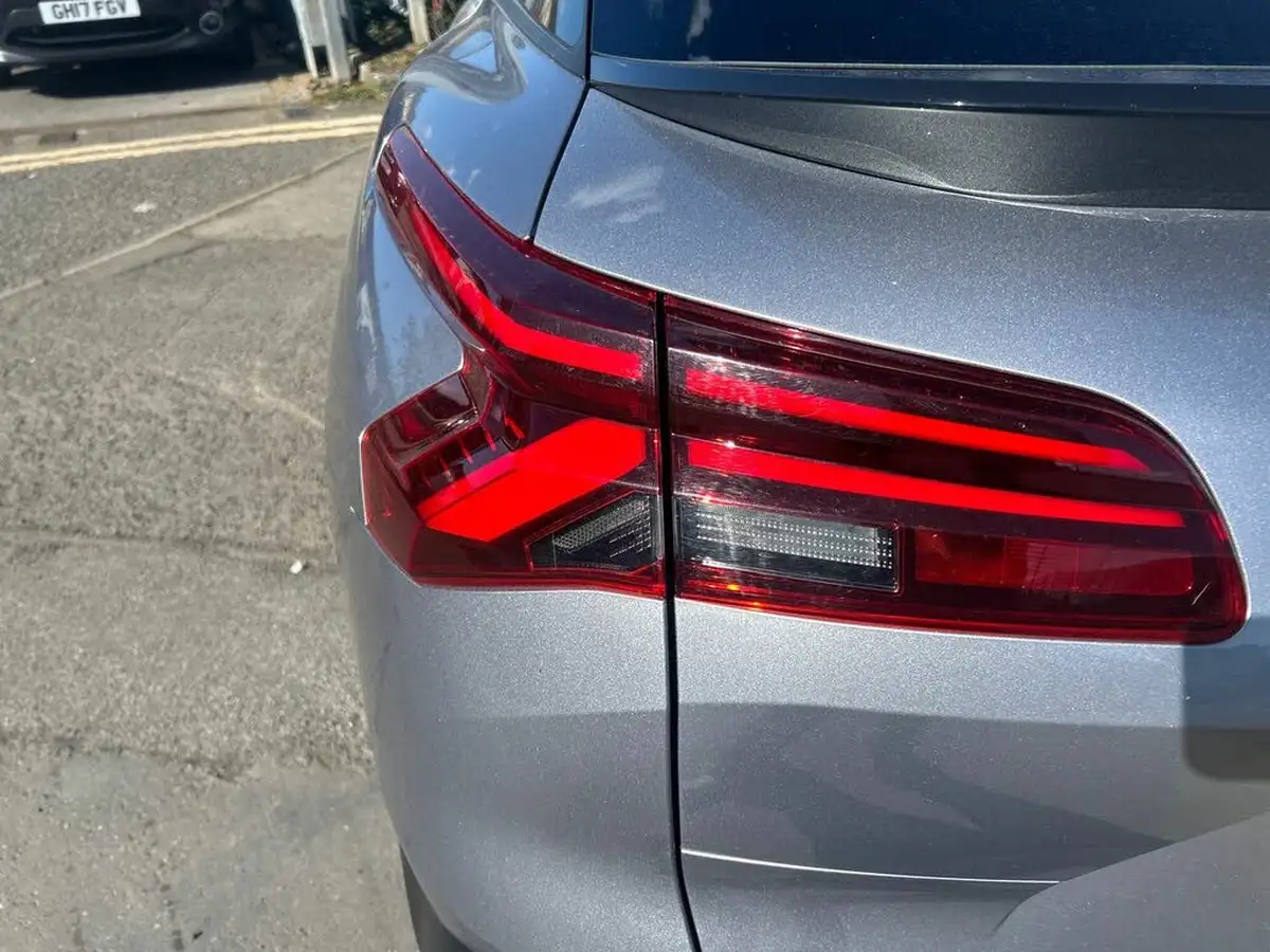 2023-citroen-c5-x-12-puretech-shine-big-30