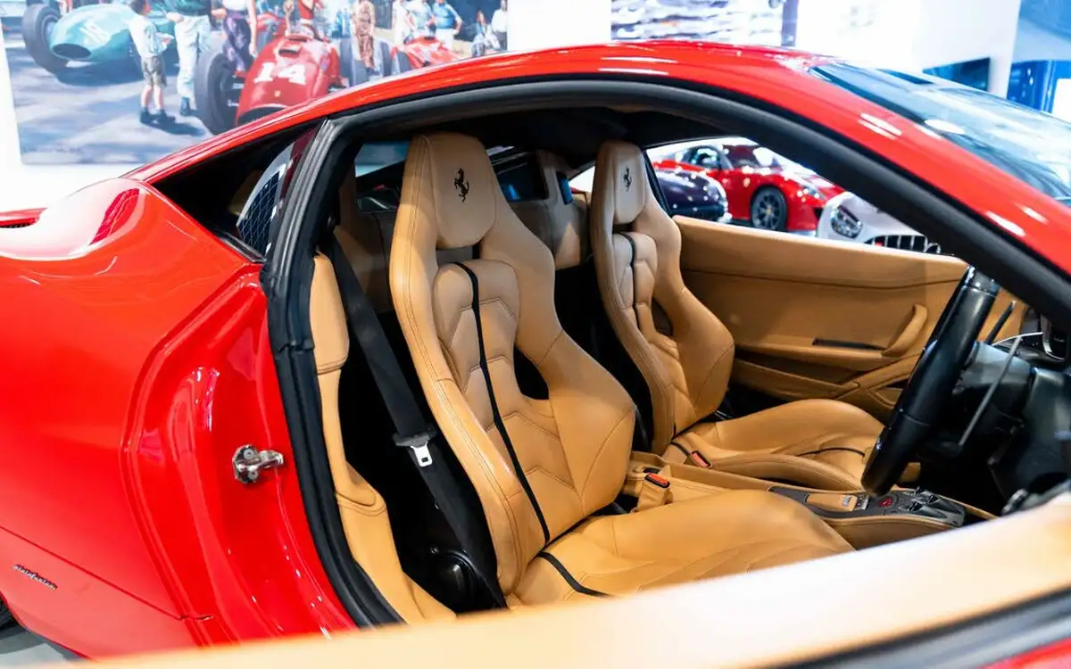 2012-ferrari-458-45-italia-big-13