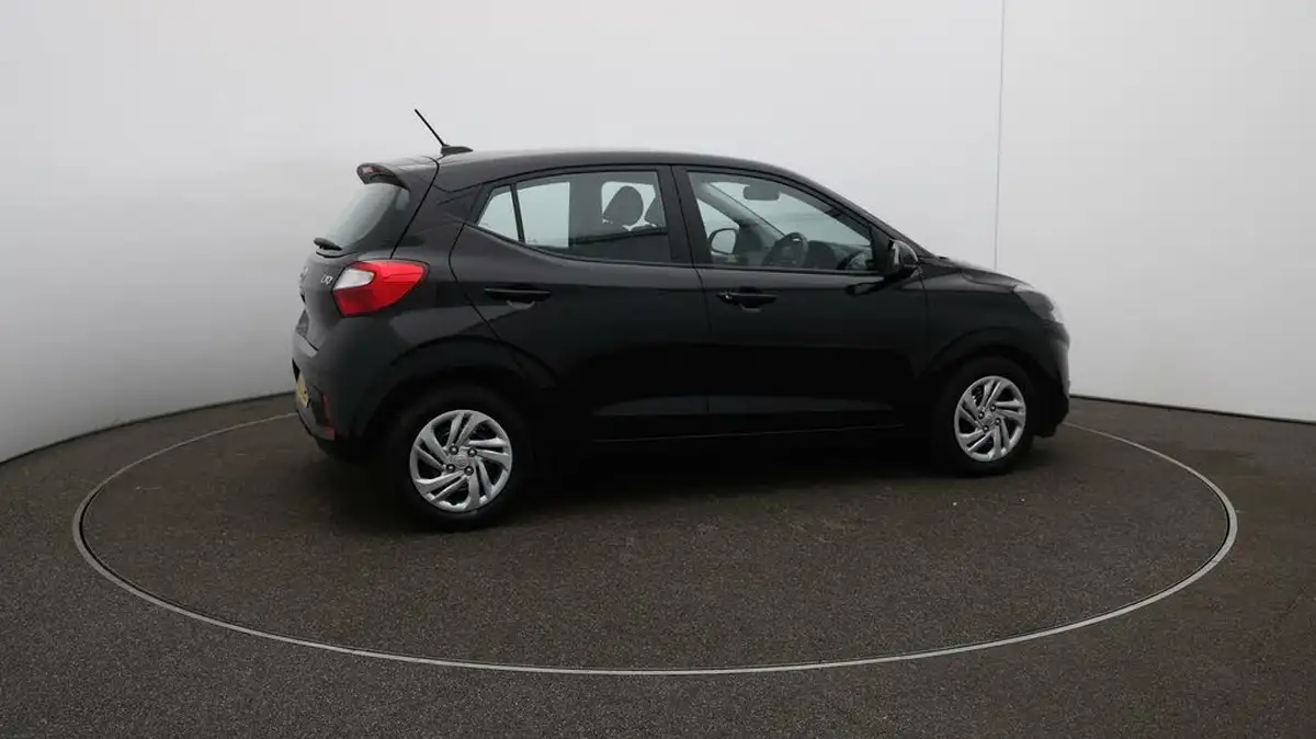 2023-hyundai-i10-10-se-big-42