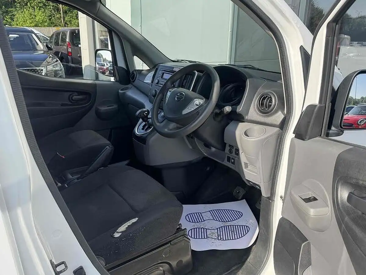 2021-nissan-env200-e-acenta-panel-van-auto-big-19
