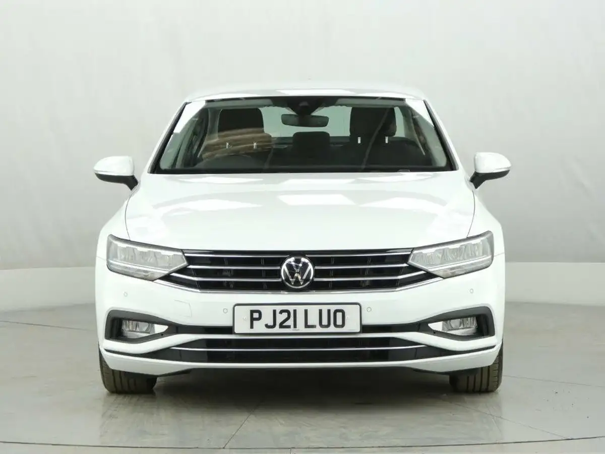 2021-volkswagen-passat-15-tsi-se-nav-saloon-4d-big-2