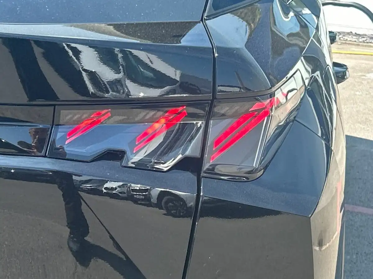 2024-peugeot-3008-suv-12-puretech-gt-136ps-hybrid-e-dsc6-big-30