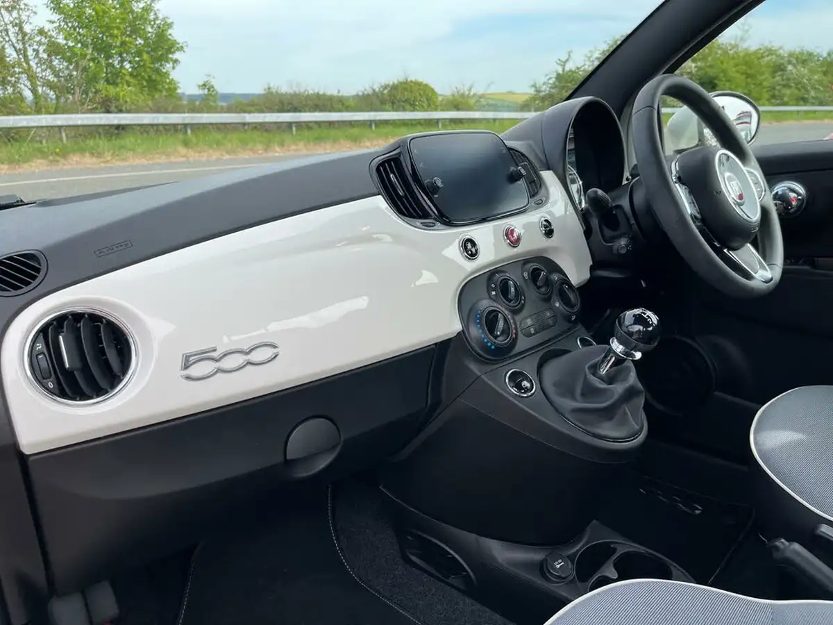 2019-fiat-500-12-lounge-big-16