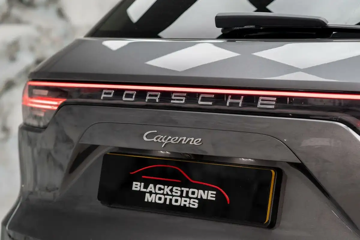 2019-porsche-cayenne-30-v6-coupe-big-46