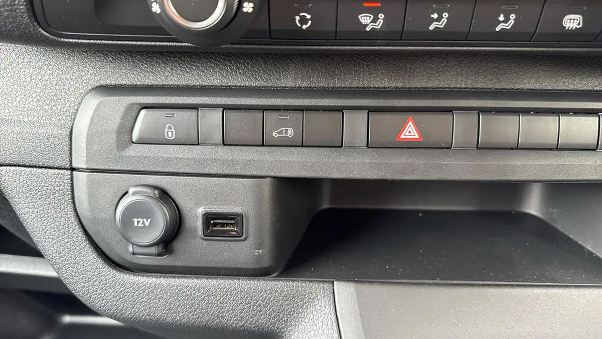 2023-peugeot-expert-15-bluehdi-professional-premium-standard-1000-big-54