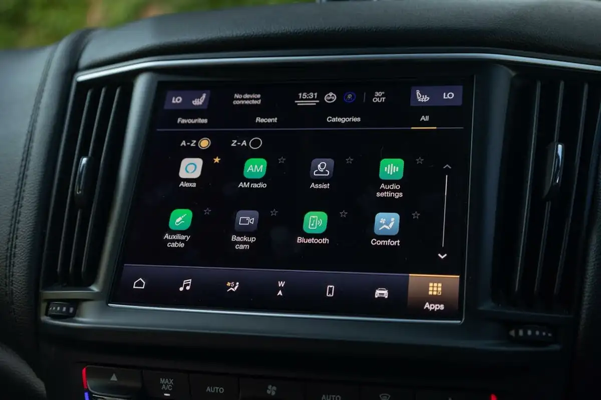 2021-maserati-levante-30-gransport-big-39