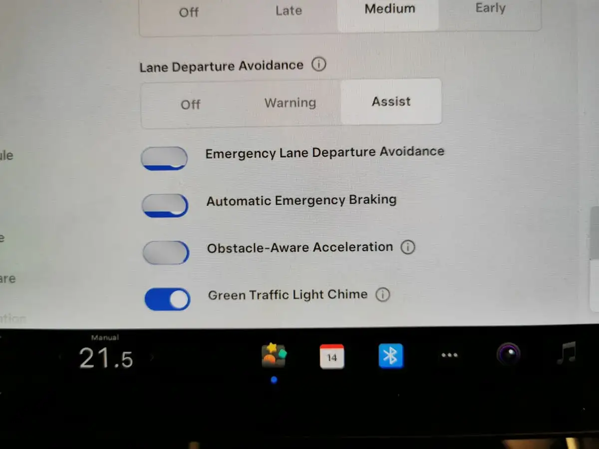 2020-tesla-model-3-e-performance-big-21