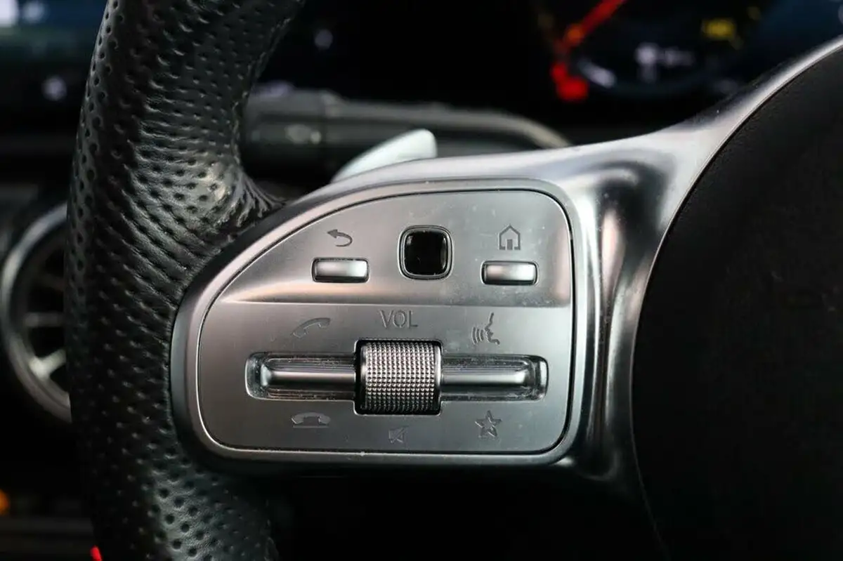 2022-mercedes-benz-cla-13-cla-200-amg-line-premium-plus-coupe-4d-big-24