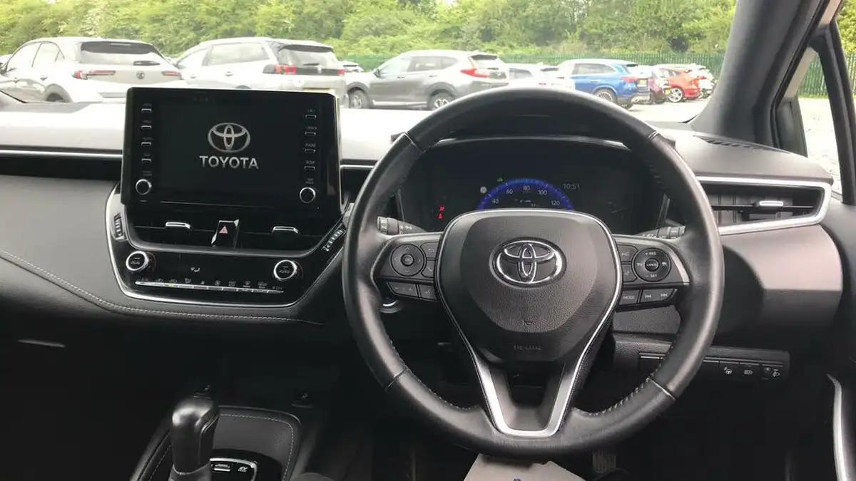 2021-toyota-corolla-18-vvt-i-design-spare-wheel-hatchback-5d-big-4