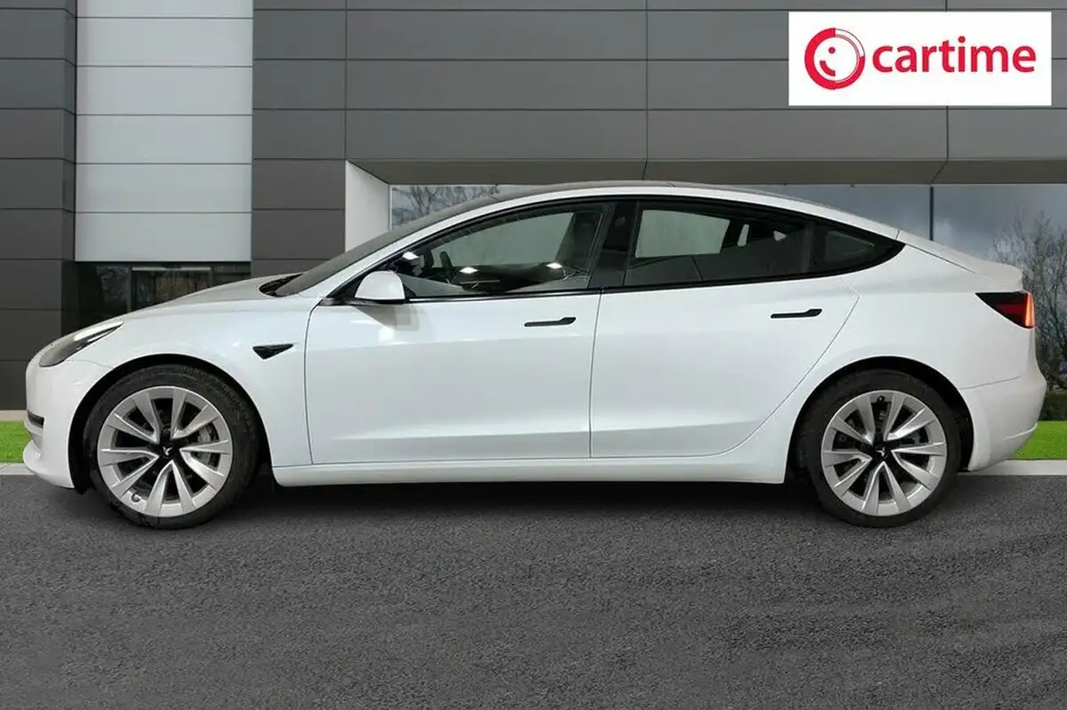 2022-tesla-model-3-e-long-range-big-2