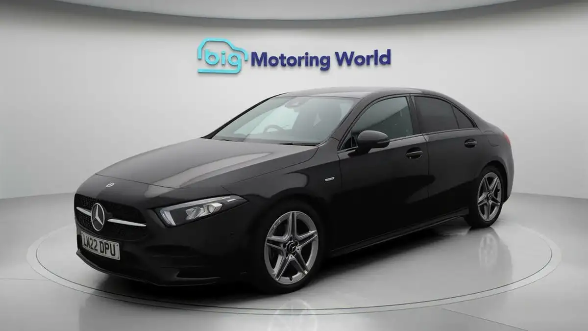 2022-mercedes-benz-a-class-13-a180-amg-line-executive-edition-saloon-4d-7g-dct-big-3
