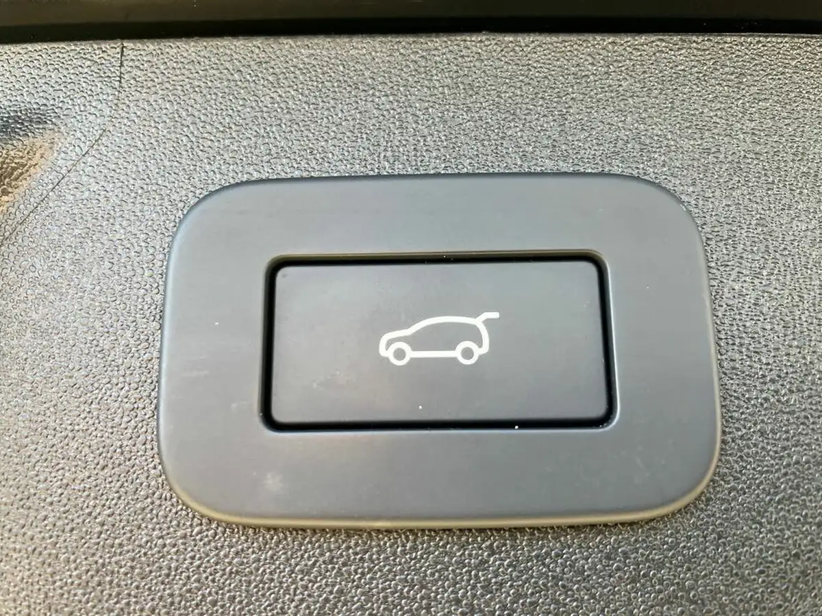 2023-land-rover-discovery-sport-20-d200-r-dynamic-hse-big-29