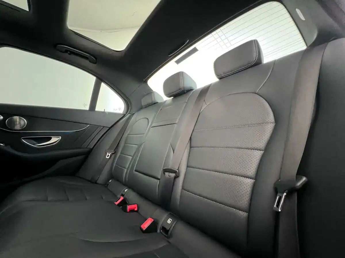 2018-mercedes-benz-c-class-21d-c250d-amg-line-premium-plusss-saloon-4d-big-11