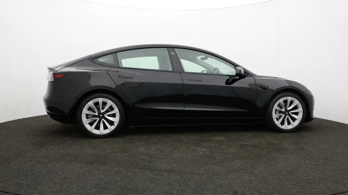 2021-tesla-model-3-e-long-range-4x4-big-31