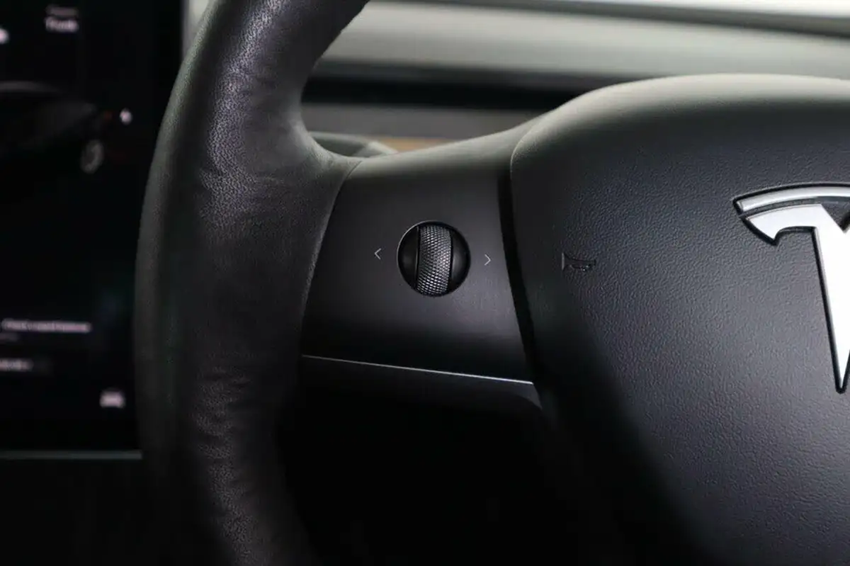 2021-tesla-model-3-e-long-range-4x4-big-15