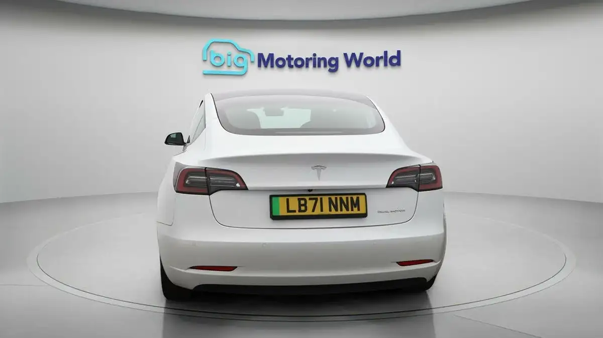 2021-tesla-model-3-e-long-range-awd-big-6