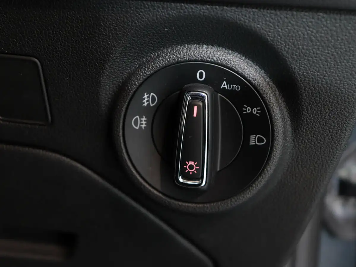 2017-seat-leon-14-tsi-fr-technology-hatchback-5d-big-29