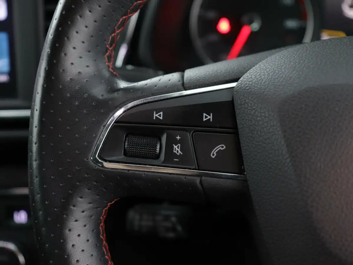 2017-seat-leon-14-tsi-fr-technology-hatchback-5d-big-25