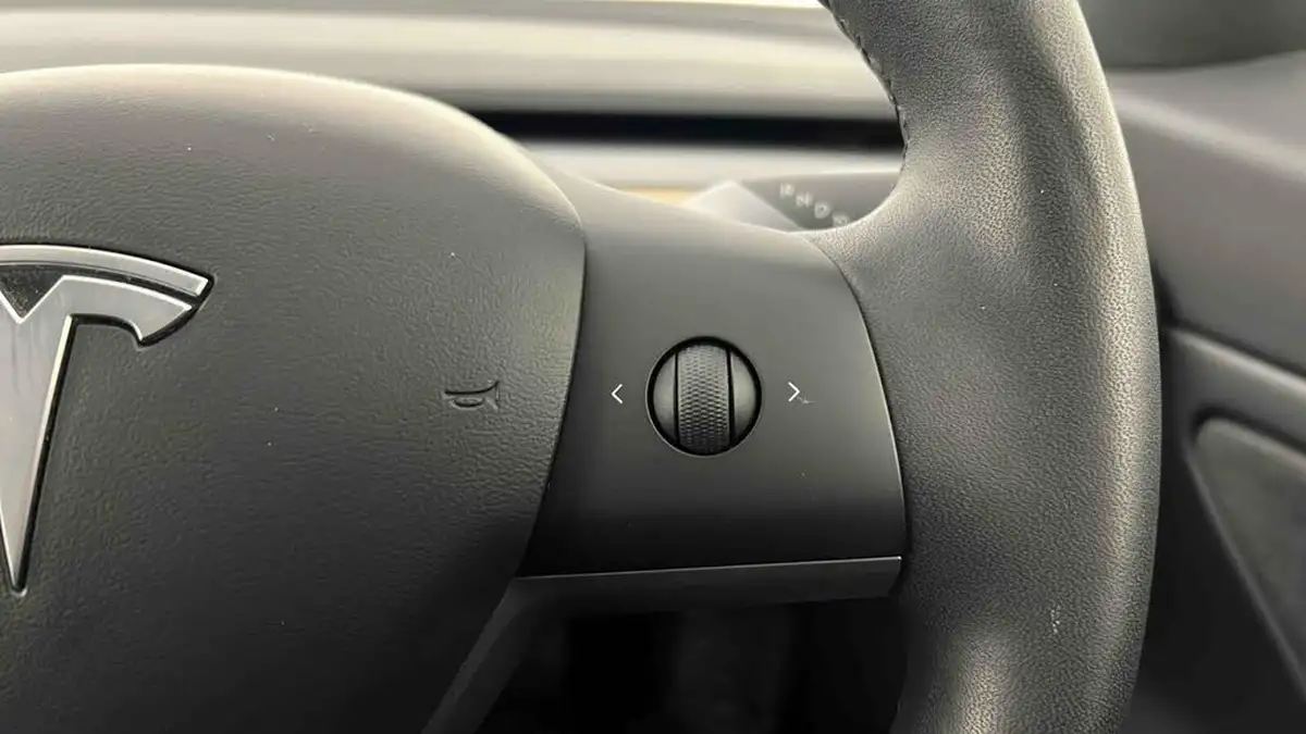 2020-tesla-model-3-e-long-range-big-18