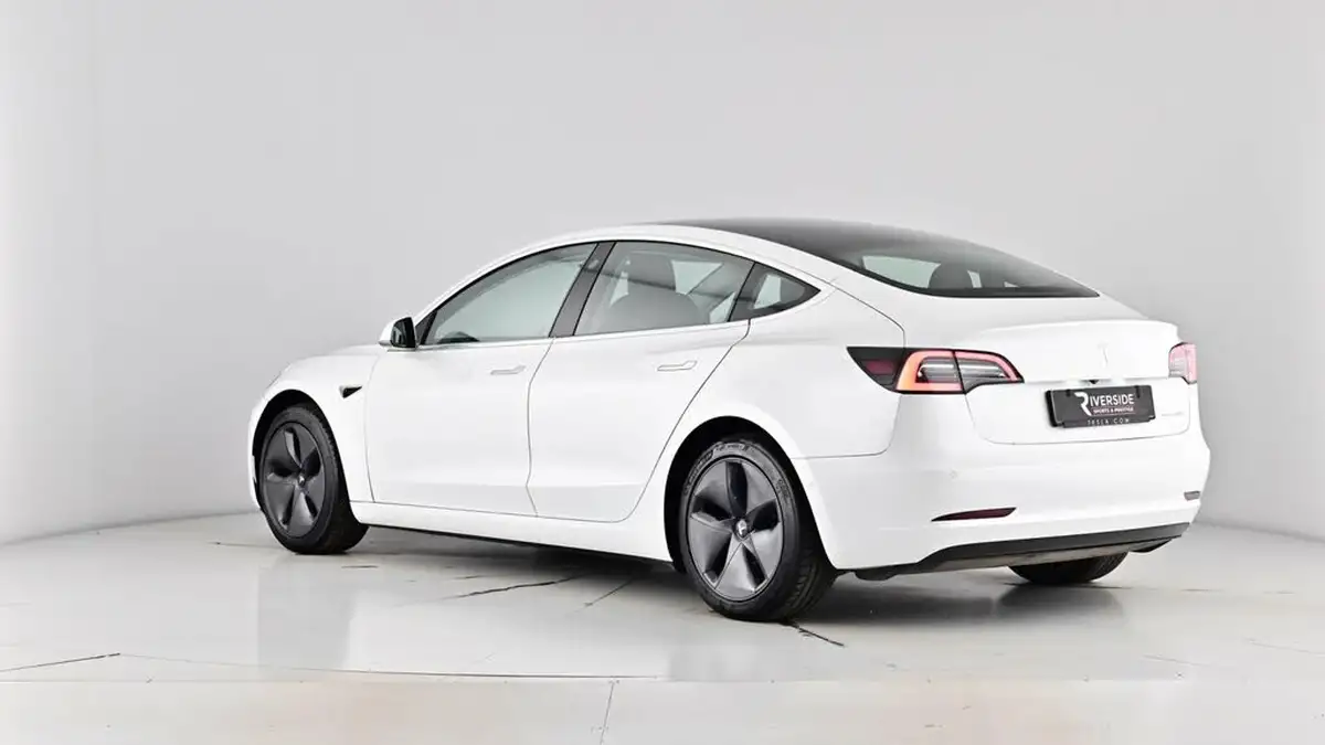 2020-tesla-model-3-e-long-range-big-66