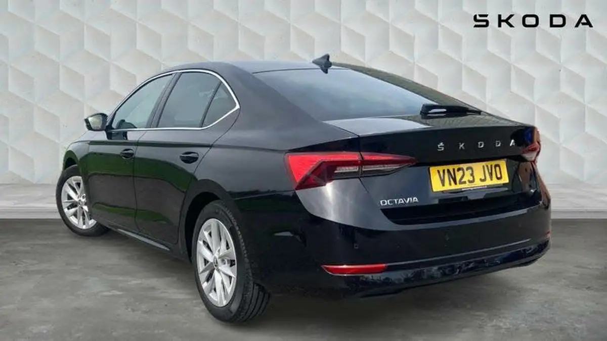 2023-skoda-octavia-15-tsi-se-l-hatchback-big-2