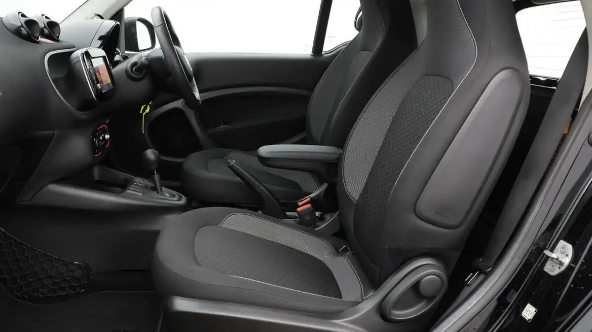2020-smart-fortwo-eq-pulse-premium-coupe-big-13