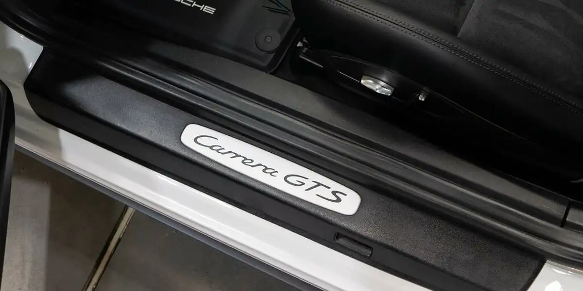 2015-porsche-911-38-carrera-gts-coupe-pdk-big-28