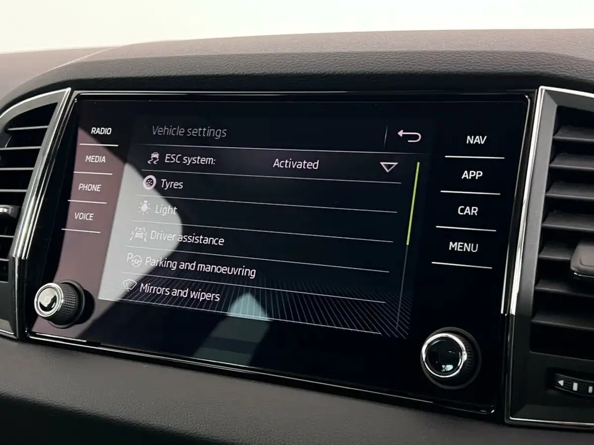 2018-skoda-karoq-15-tsi-se-l-ss-big-26